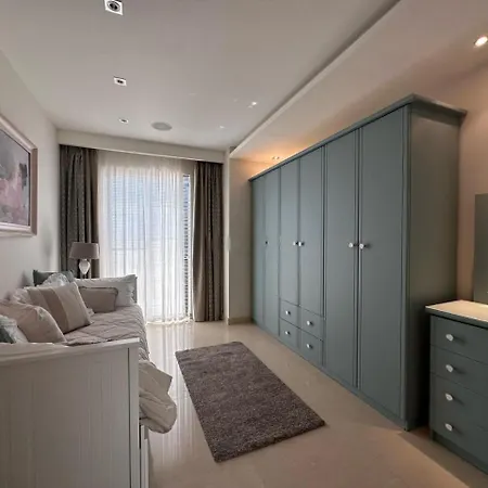 Penthouse Swieqi ! Events Allowed Is-Swieqi